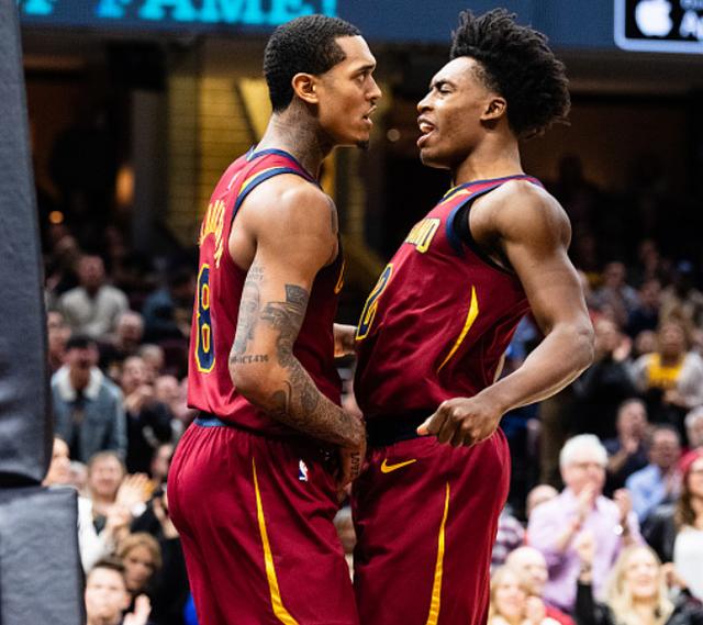  雷吉纳锋线双星默契连线，精妙配合攻破密集防守