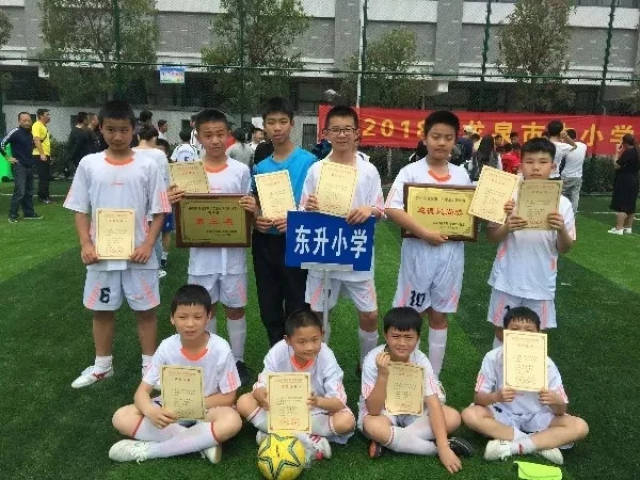  南特青年军敢打敢拼憾失三分仍获赞