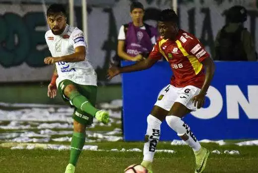  格勒诺布尔防守密不透风,零封对手巩固榜首  