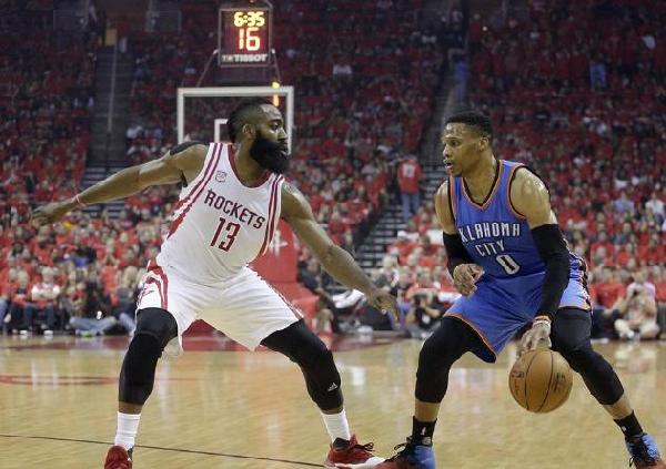  杰伦威廉姆斯全能表现，雷霆客场力克火箭保留季后赛悬念